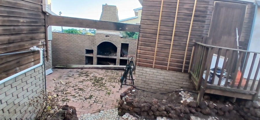 3 Bedroom Property for Sale in Dana Bay Western Cape